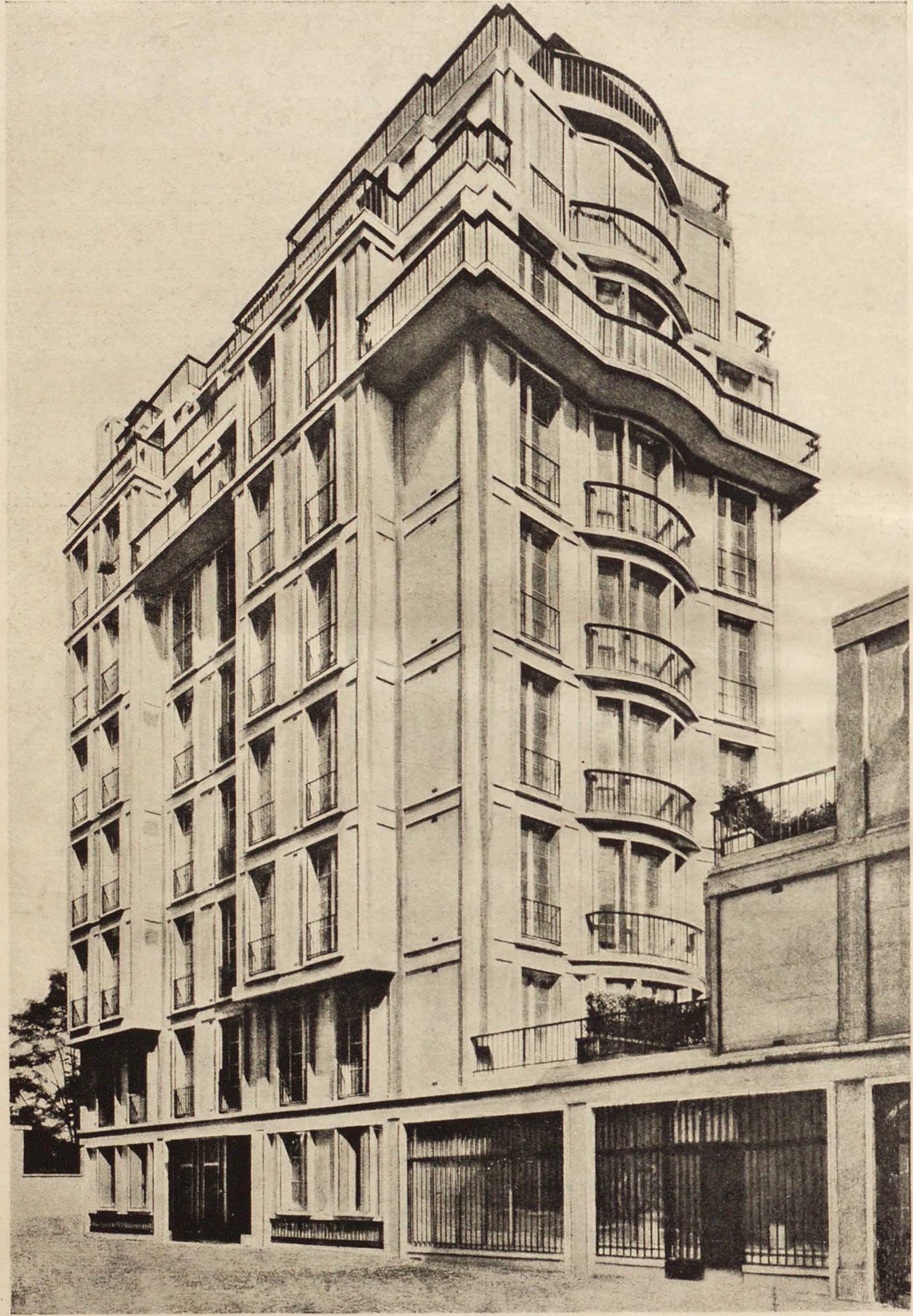 152. Доходный дом на улице Рейнуар. Архитектор О. Перрэ (1932). Maison de rapport, rue Raynoir