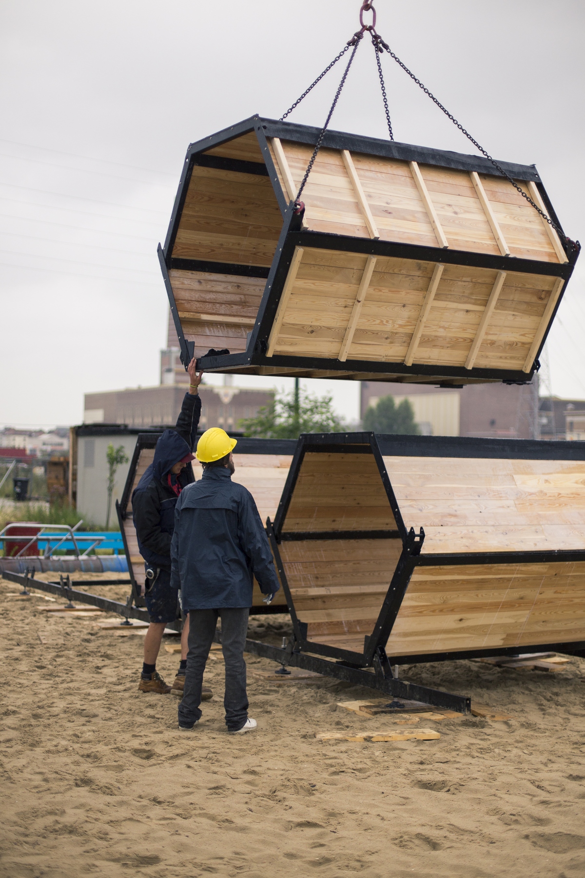 B-and-Bee camping concept proposes stackable sleeping cells for festivals