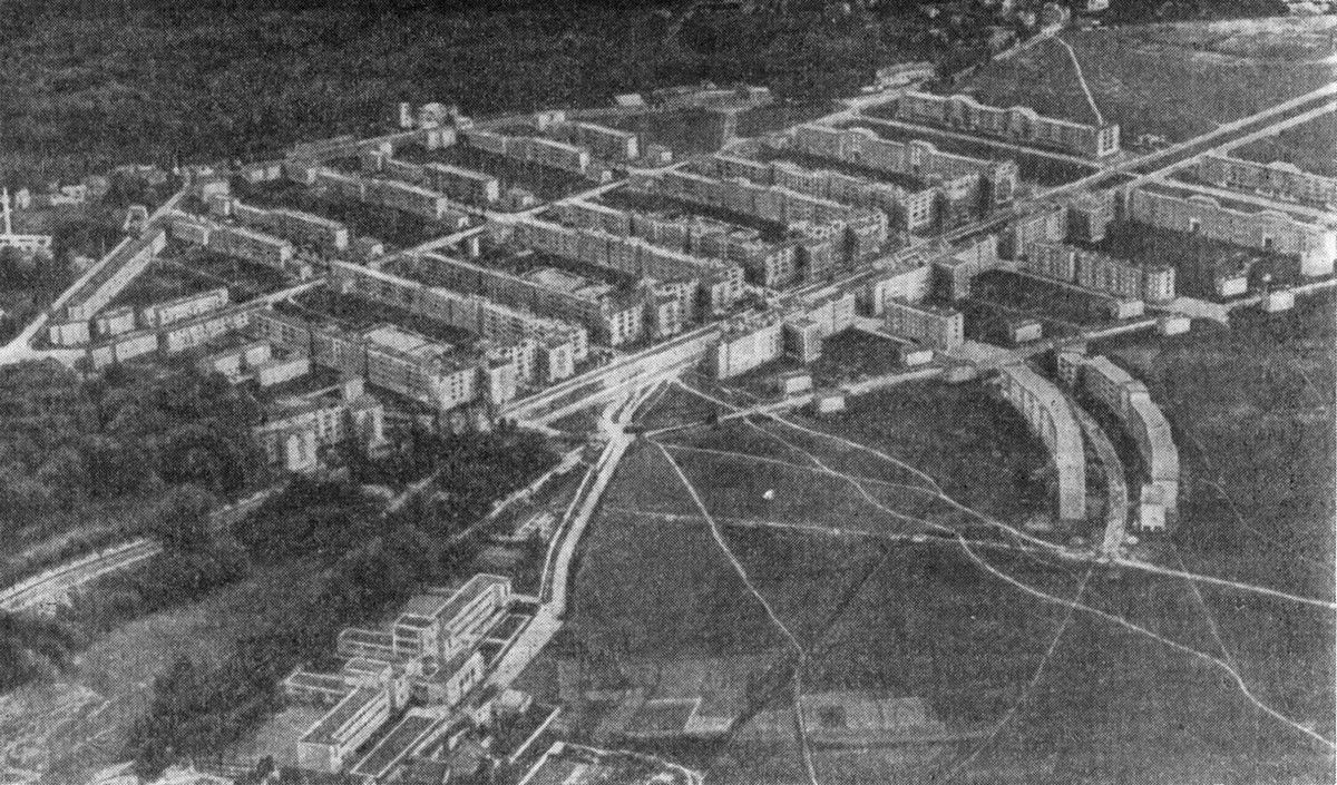 2. Поселок Плесси-Робинзон, 1925—1935 гг. Арх. Пэре-Дортайль. Вид с самолета, часть застройки