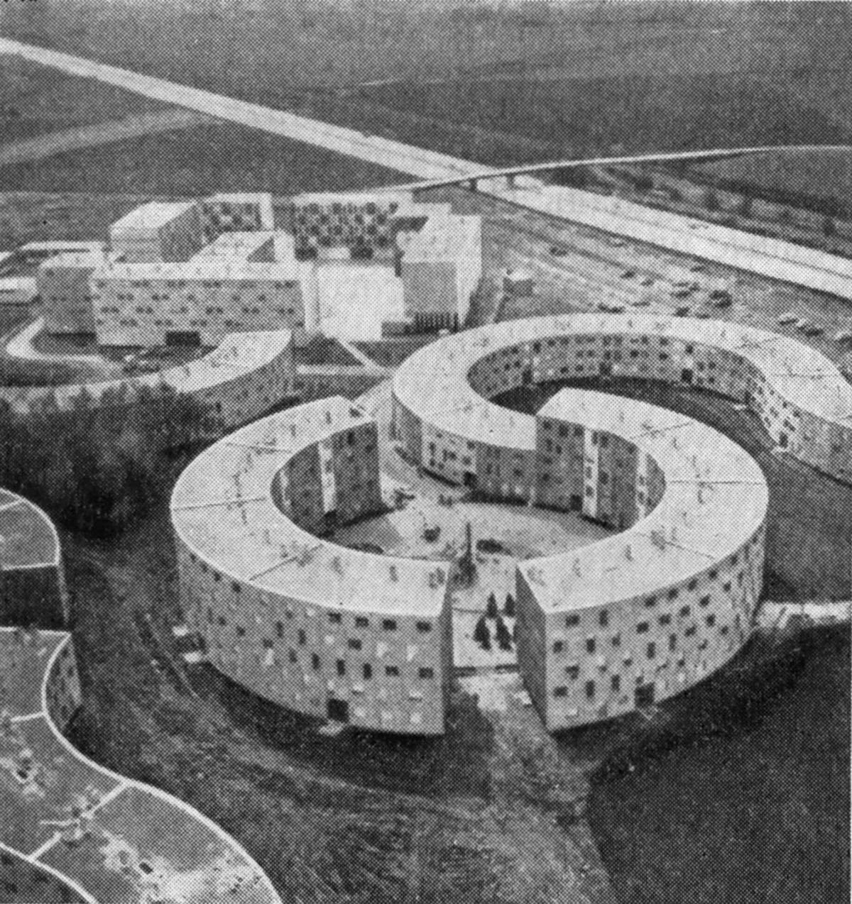 37. Гриньи. Жилой комплекс «Ла Гранд Борн», 1960-е годы. Арх. Э. Айо, часть застройки