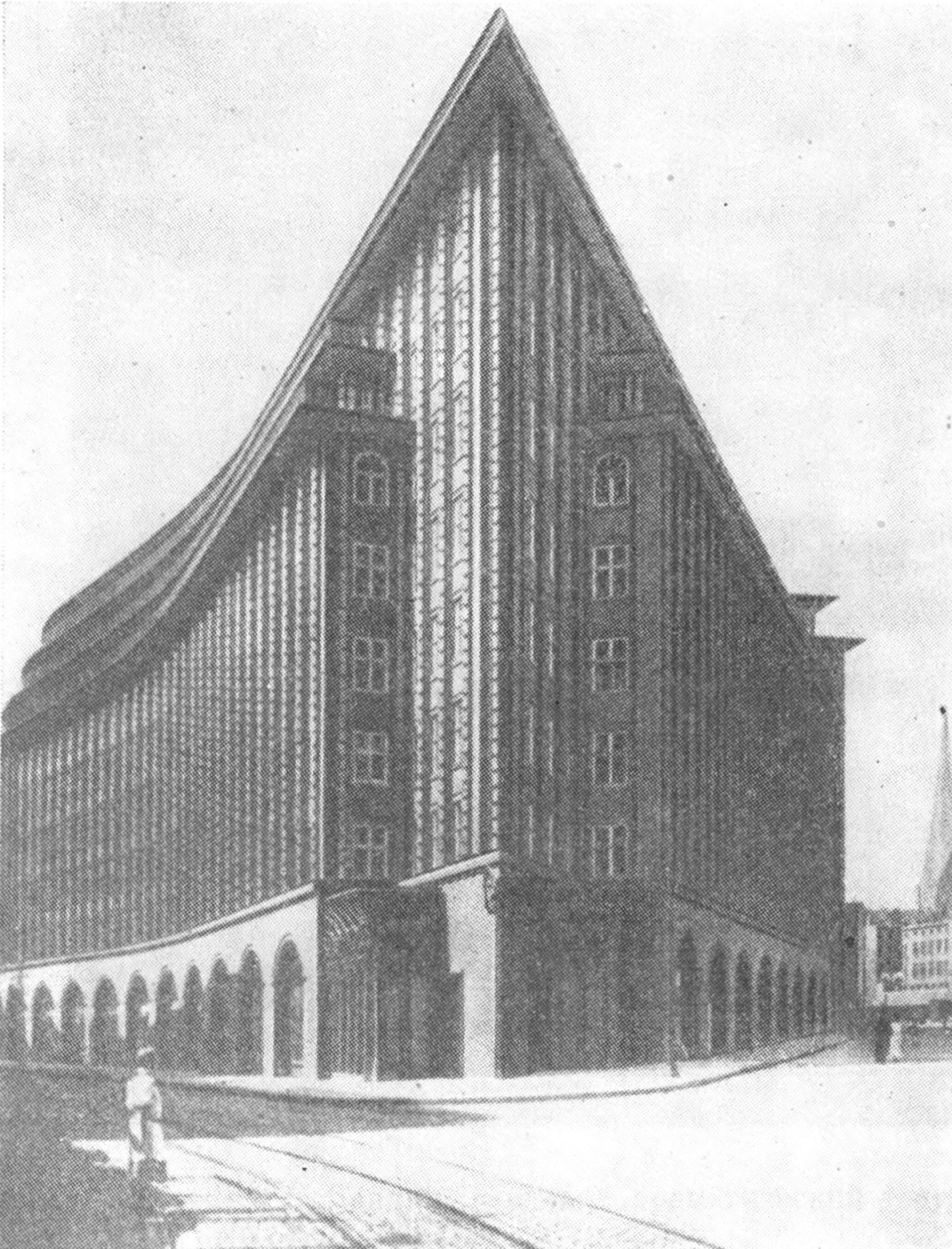 5. Гамбург. Конторское здание Чили-хауз, 1922 г. Арх. Ф. Хегер. Общий вид, план
