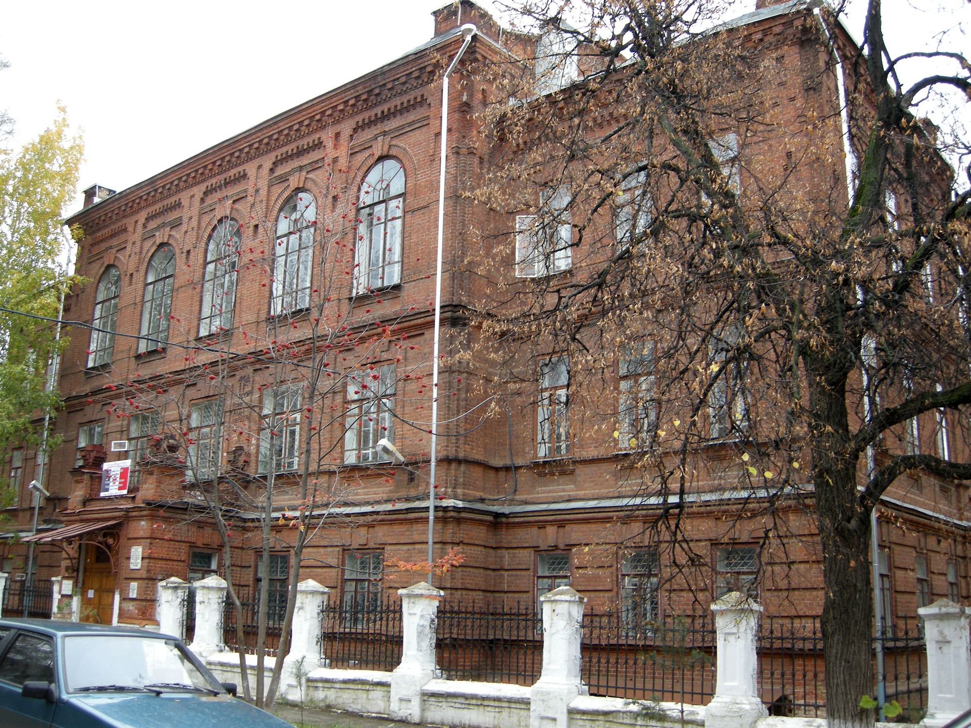 Рисунок 7. Женская гимназия. Г.Сарапул, ул. Гоголя, 23 (фото Н. В. Рыжковой 2012 г.)