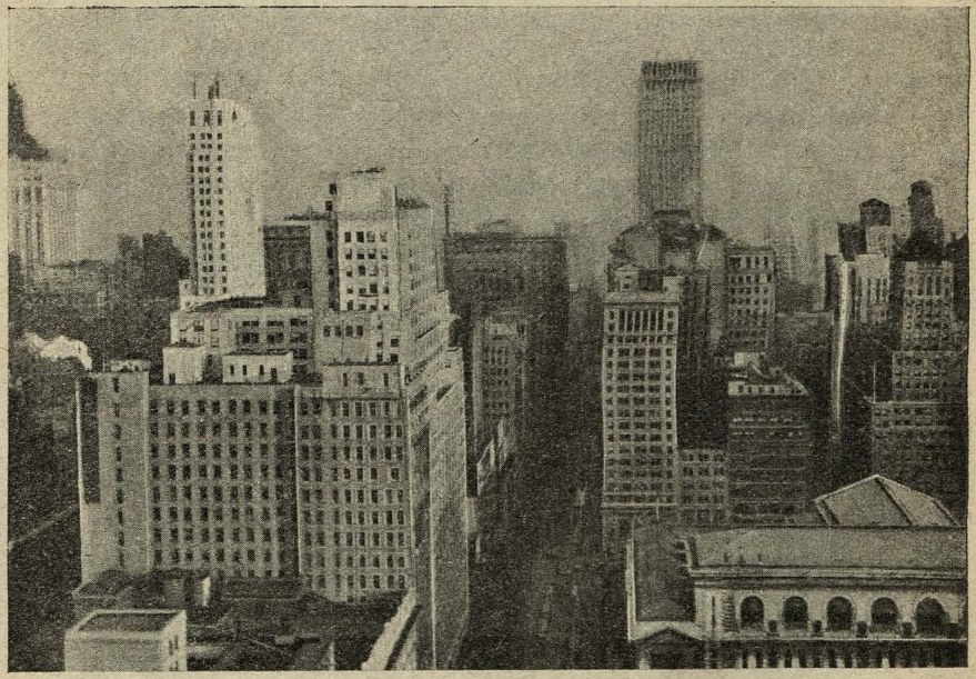 Фиг. 1. Вид небоскребов в центральной части г. Нью-Йорка.