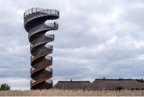 В Дании по проекту BIG возведена смотровая башня в форме двойной спирали